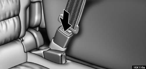 COMFORT ADJUSTMENT (C) Booster seat installation 16X116a 16X105a 4.