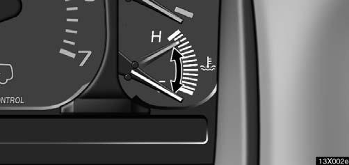 It is a good idea to keep the tank over 1/4 full. If the fuel level approaches E or the low fuel level warning light comes on, fill the fuel tank as soon as possible.
