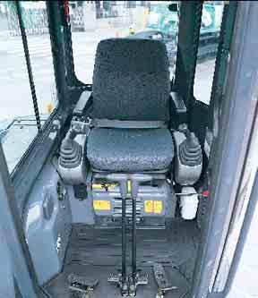 All controls are within hand reach and in ergonomic position: more like a "living room" than a cab, providing maximum operator comfort.