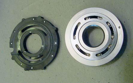 Inspection: Port plate and thrust plate 1.