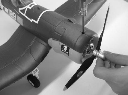 the right place on the main wings, please use the screw(km4*35mm) to lock it.