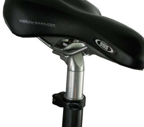 When attaching the handlebar, make sure that you can grip it comfortably, that it is parallel with the