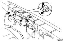 LUGGAGE COMPARTMENT BO67 KEY CYLINDER AND DOOR LOCK REMOVAL AND INSTALLATION (See page BO60) 1. REMOVE KEY CYLINDER AND DOOR LOCK (a) Disconnect the link from the key cylinder.
