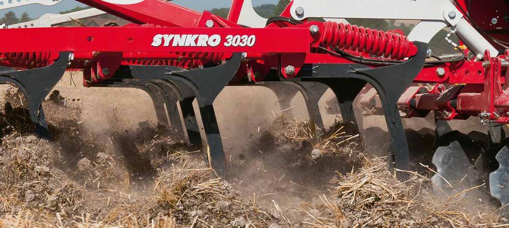 Cultivate longer with DURASTAR Proven on all types of soil SYNKRO tine points and wings ensure thorough mixing of the soil thanks to their adjustable position.