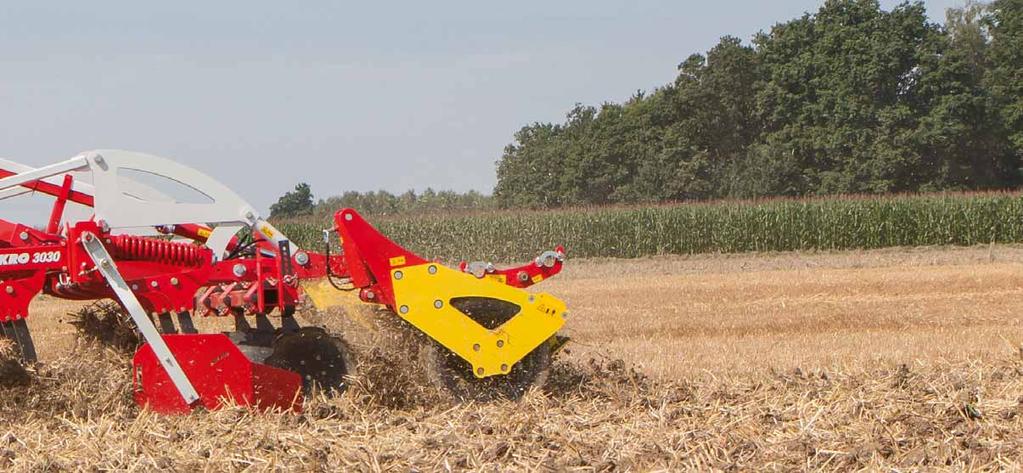 Straightforward and compact VITASEM A or VITASEM ADD seed drills are mounted as standard above the packer roller.