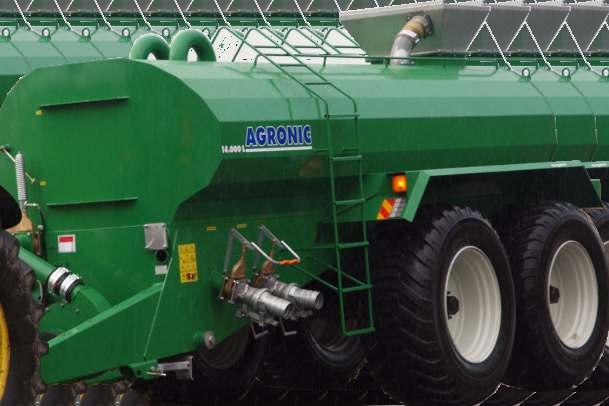 AGRONIC slurry tankers are engineered and manufactured for demanding use. The structure of the tanker is made out of Fe 52C steel. The plate thicknesses are 4-6 mm depending on location.