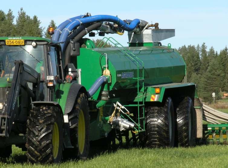 AGRONIC Slurry Tankers now available with crab steering AGRONIC Slurry Tankers are now available with crab steering.