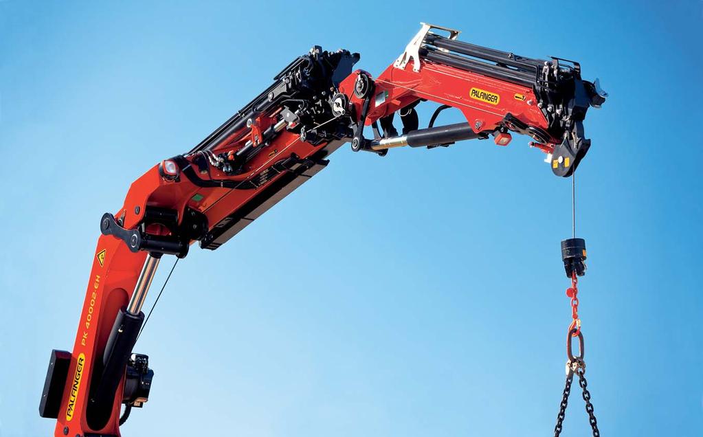 As the perfect crane for a 3-axle chassis, it has a wide spectrum of uses and