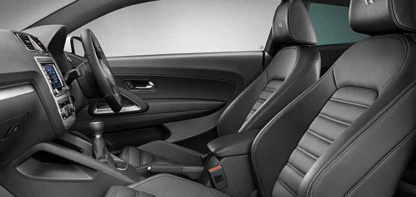 leather multi-function steeringwheel and aluminium gearshift