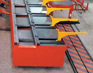 collects, transports and deposits the bars cut to size by creating an efficient intermediate storage station.