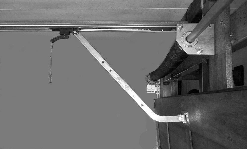 Spring Base Carriage Release Lever While engaging the motor shaft with the sprocket, place the Rail on top of the Power Head.