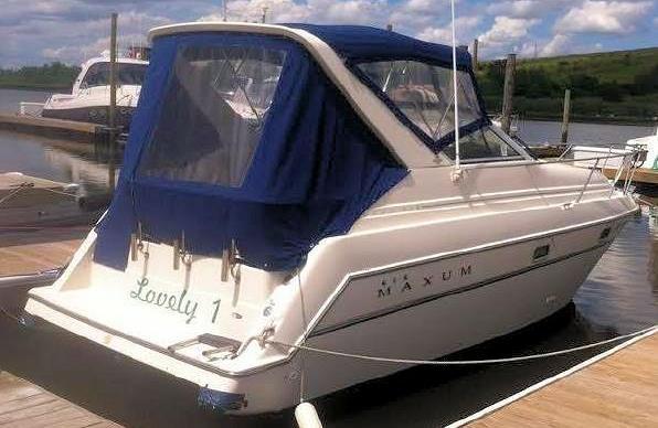 1997 29 MAXUM 2800SCR $21,900 LOA 29 ft 9 in Beam 9 ft 8 in Max Clear 9 ft 7 in Max Draft 1 ft 10 in Dry Weight 7054 lb Deadrise 21 Fuel Cap 102 gal Water Cap 30 gal Holding Cap 16 gal This popular