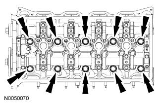 26. Tighten the new RH cylinder head bolts in 5 stages in the sequence shown. Stage 1: Tighten to 20 Nm (177 lb-in).
