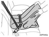 22p040a 22p041b 22p042a CAUTION Push and pull the child restraint system in different directions to be sure it is