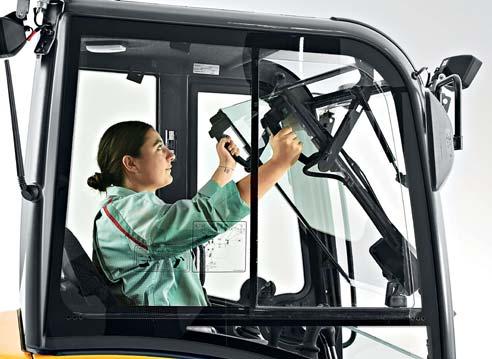 Assisted front window opening The front window is equipped with a gas strut, together with large handles for easy opening, ensuring a comfortable, safe working