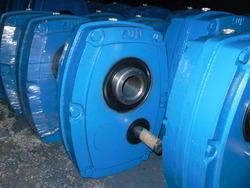 GEARBOX FOR ROAD CONSTRUCTION MACHINERY