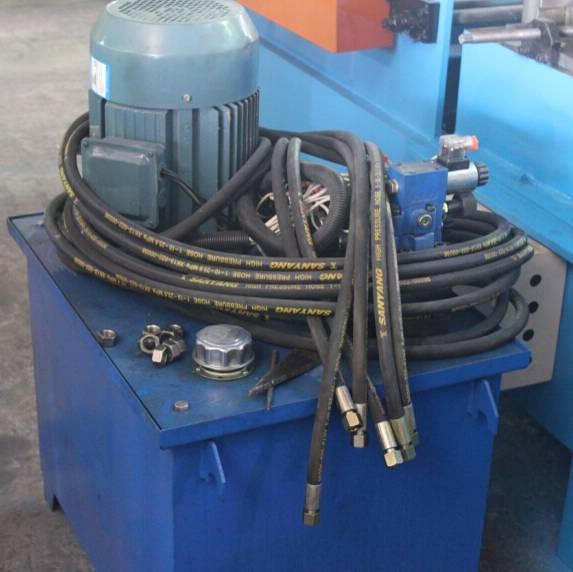 groups (1 for pre-cutting and 2 for punching) Hydraulic oil: 46#