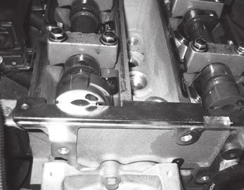 1 cylinder and HAZET 3488-13 Camshaft Setting Plate is inserted into the slots located at the rear of the camshafts to position and lock the camshafts in their timed position.