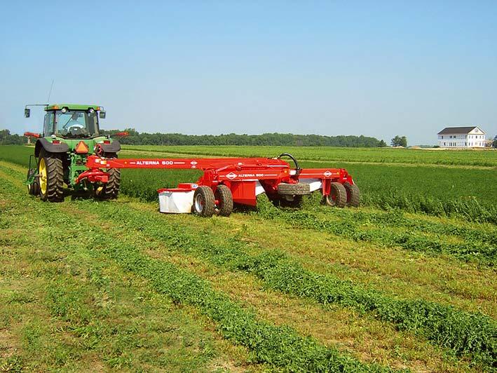 Harvest at the optimum stage In silage making even more than in haylage, harvesting at the right stage means harvesting the full forage plant value: sugar, protein, minerals