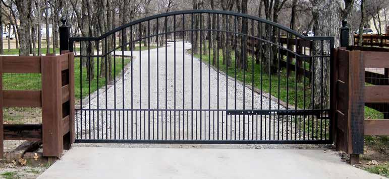 DRIVEWAY GATES Biscayne Single G1712-KIT Add curb appeal and functionality to your home by installing a