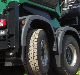 Ŷ Low tyre wear due to steerable rear axle.