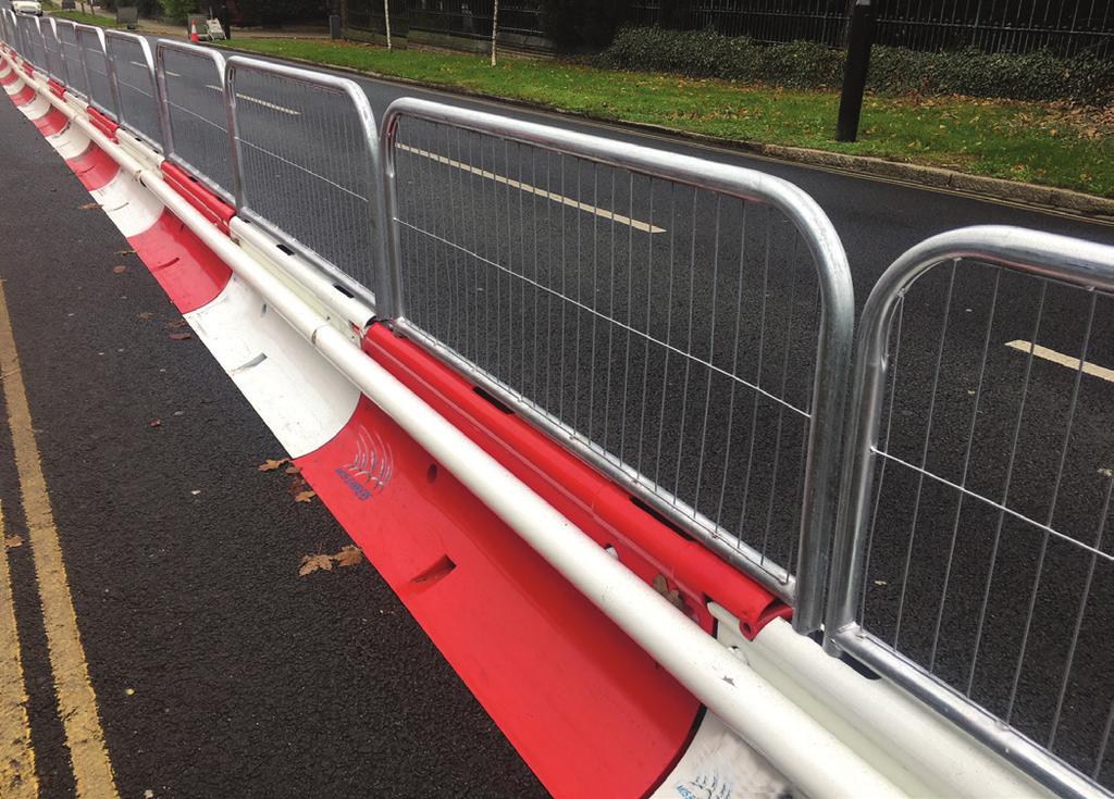 MDS TL2 Barriers are flexible and curved meaning they can be used in a variety of settings and locations, offering maximum safety for work-zones, vehicle channelizing and pedestrian walkways.