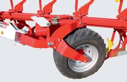 Support wheel 500/45-22.5 Set working depth using the tractor hitch and fine tune at the land wheel quick and easy to find the correct position with swing clips at 0.59" / 15 mm intervals.