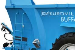 The manure spreader, before painting, is steel ball jetted and this prevents corrosion and