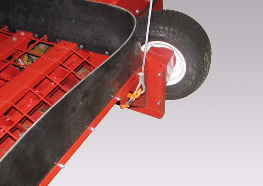 Operation - Backsaver Auger / Transporting Procedure Figure 60 Remove all supports on the discharge end and anchoring from the intake end (if required). Disconnect the PTO driveline from the tractor.