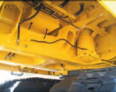 PM Maintenance Service Center with locations for Fuel, Engine Oil, PTO Oil, Hydraulic Oil, Grease and Coolant. The KOMTRAX Plus information available on MyKomatsu.