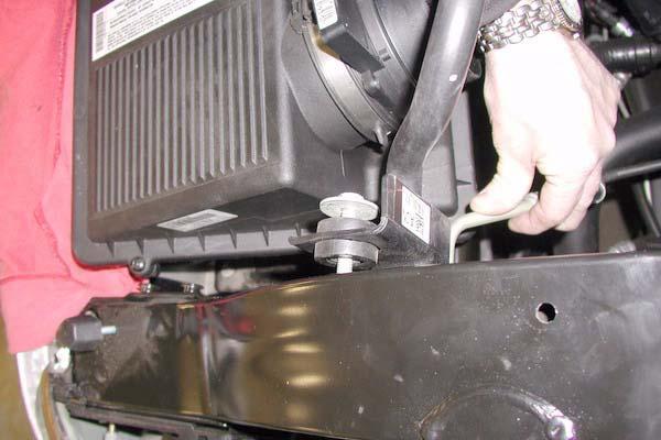 (push). Core Support Kit Plate Assembly Kit bolt (1/4-20 x 1 ), Kit Washers (1/4 SAE), Kit Nut (1/4-20 Nylock) Lower Fan Shroud Kit Clip (Push) Front q.