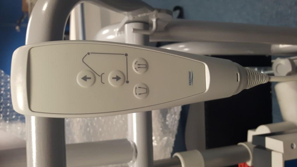 The handset also incorporates a hook which gives the carer flexibility whilst moving / positioning the patient. Clear and easy to understand button diagrams enable ease of use for the caregiver.