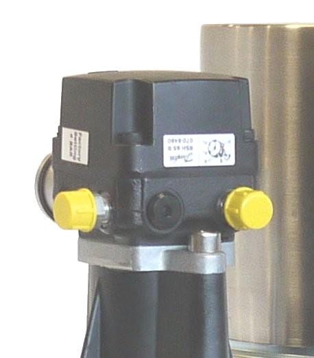 8 BAR or 10 m oil column (the input pressure is added to the filter pressure). If the oil feed is at pressure it is recommended to install a shut-off valve before the oil in-let.