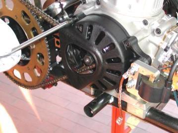NOTE: IF A HORIZONTAL MOTOR-MOUNT IS USED CHECK AND SEE IF THERE IS SUFFICIENT SPACE BETWEEN THE CHAIN AND THE UPPER PART OF THE CLUTCH COVER.