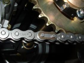 Driving chain dismantle (6) When installing the lock pin of driving,