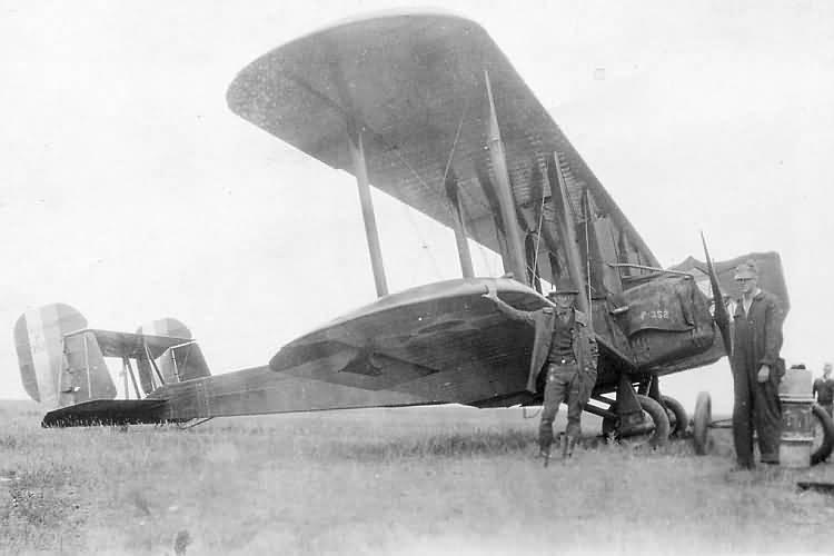 NBS-4 Curtiss 36 span: 90'2", 27.48 m length: 46'6", 14.17 m engines: 2 Liberty 12A max. speed: 103 mph, 166 km/h (Source: Philo Lund, via 1000aircraftphotos.