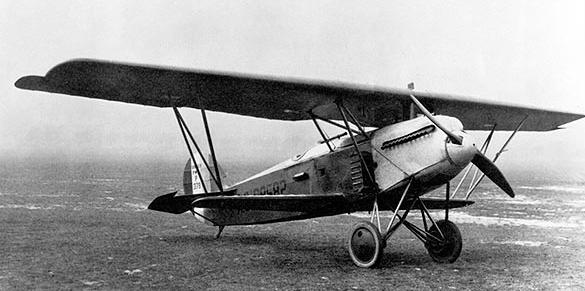 PW-7 Fokker D-XI span: 38'4", 11.68 m length: 23'11", 7.29 m engines: 1 Curtiss D-12 max. speed: 151 mph, 243 km/h (Source: Jack McKillop, via 1000aircraftphotos.