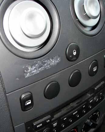GLOVEBOX AND FRONT PANEL DAMAGES Acceptable Damages Stains that can be removed by cleaning on the glovebox and front panel are assessed as fair wear and tear.