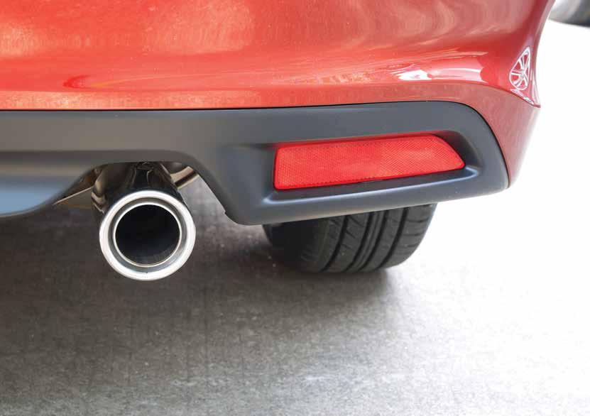 EXHAUST AND OIL LEAKS Exhaust system should have smooth and trouble-free operation. If oil is dripping, it is assessed as unacceptable damage.