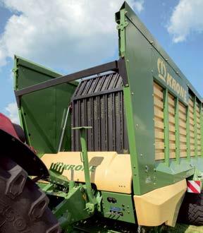 Choose a pivoting headboard or a rigid headboard with a top hatch to optimize the machine s filling capacity. The wagon can be filled either by the pick-up or by a forage harvester.
