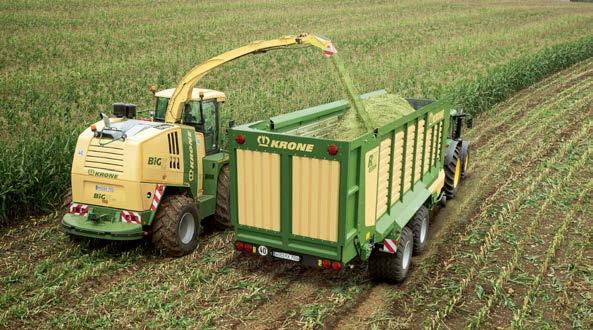 RX picking up forage from the ground The extra wide pick-up fills the load area quickly and uniformly, feeding it through a wide and short feed chamber and making optimal use of the available space