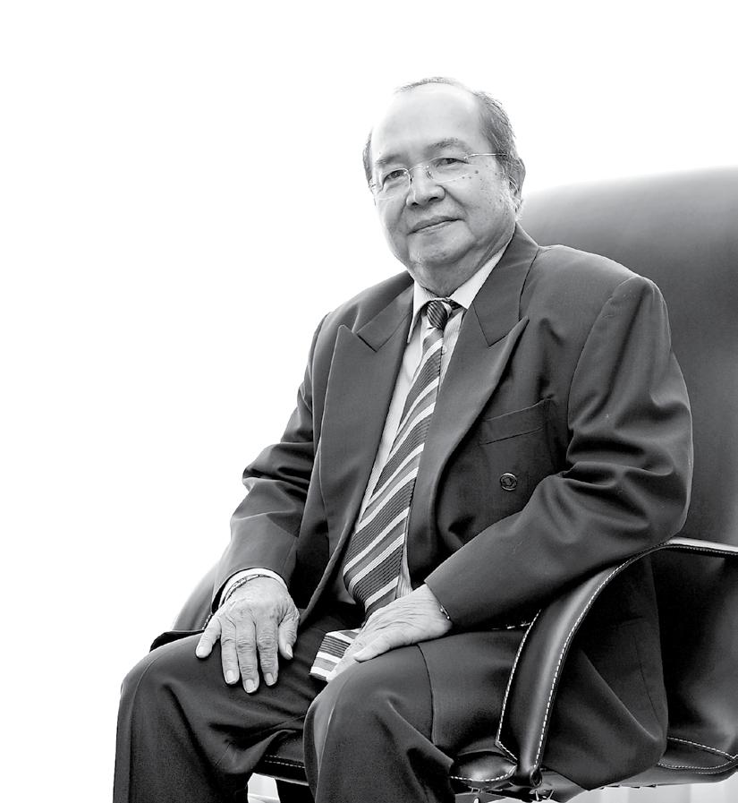 Kueh Chung Peng, a Malaysian aged 58. He was appointed as to the Board of CCK on 15 July 1997. He joined Kin Eastern Frozen Food Sdn. Bhd.