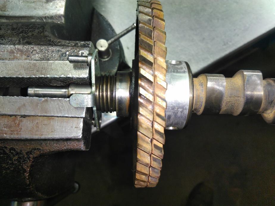 2. Replace the camshaft bearing Required: - Tool 3: Lever - Tool 4: Strap - Tool 5: Degree wheel 250mm - Tool 6: Degree