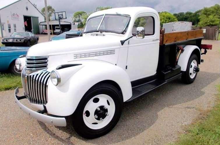 1941 Chevy 3/4 Ton Truck, Frame-off professionally restored, 6- cylinder, 4 speed, long bed,