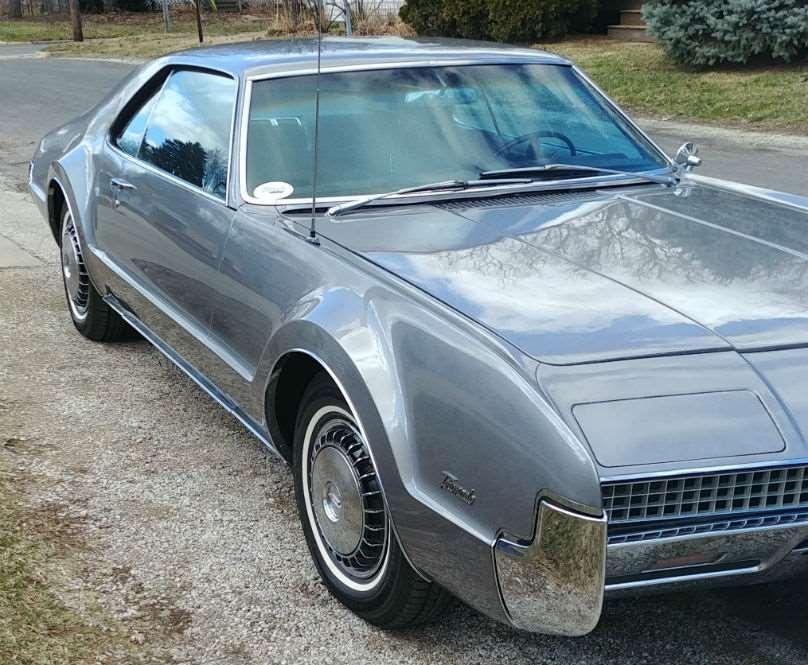 1967 Oldsmobile Tornado, Desirable Pewter color, 425 CI/ 385 HP with T425 Turbo Hydromantic Transmission,