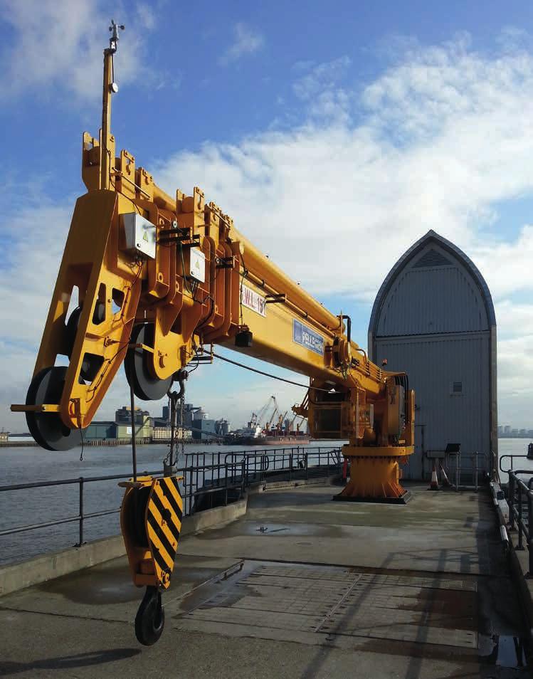 The cargo cranes are also designed for the exceptional use as man riding in case of maintenance.