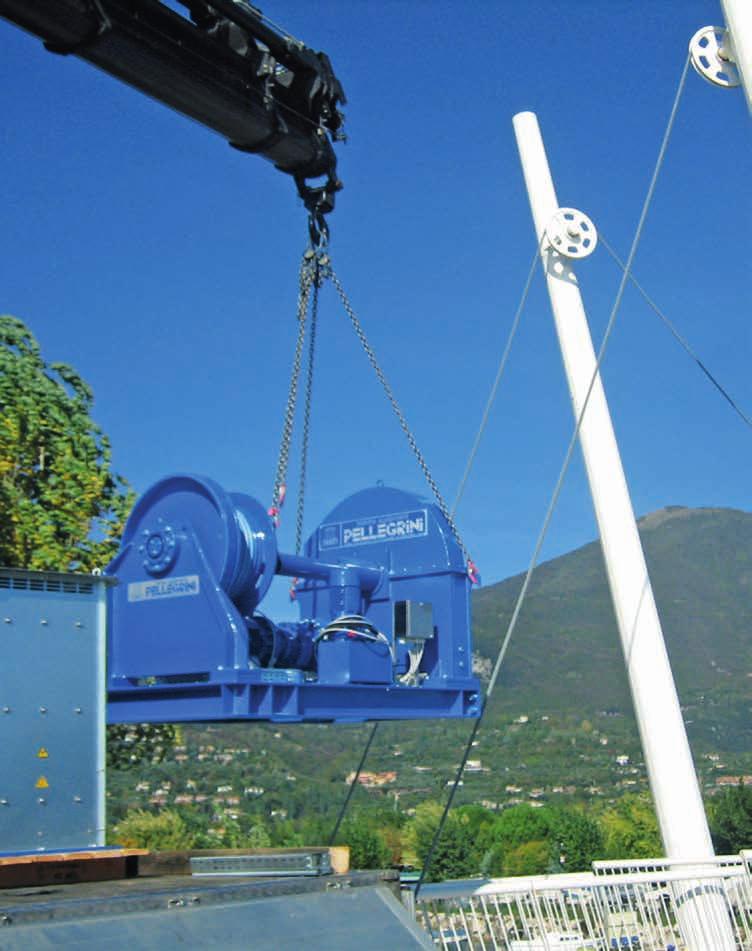 000 kg DRUM DIMENSIONS primitive diameter 630 mm length between the flanges 330 mm flanges diameter 750 mm Wire ropes: