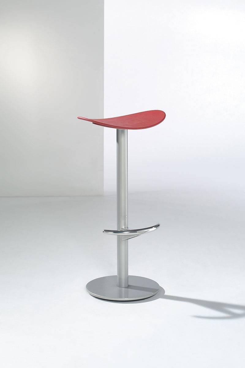 varnished Seat plastic red Sitting height 80cm
