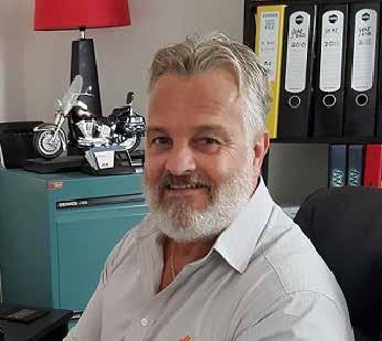 RUSSELL COLE BUSINESS DEVELOPMENT MANAGER (BDM) QUEENSLAND Russell joined JLG in May 2014 in the newly developed role of BDM Queensland, having spent a number of years previously within the
